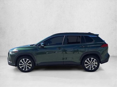 Used 2023 Toyota Corolla Cross XLE w/ Convenience Package AWD/4WD image 8