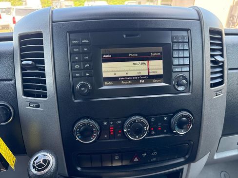 Used 2016 Mercedes-Benz Sprinter 2500 image 13