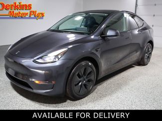 Used 2025 Tesla Model Y Long Range video 1
