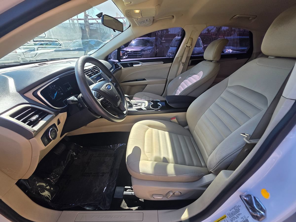 Used 2015 Ford Fusion SE FWD image 21