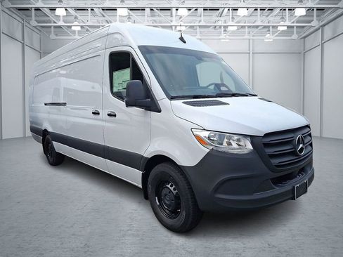 New 2025 Mercedes-Benz Sprinter 2500 image 2