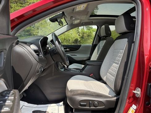 Used 2023 Chevrolet Equinox LT image 11