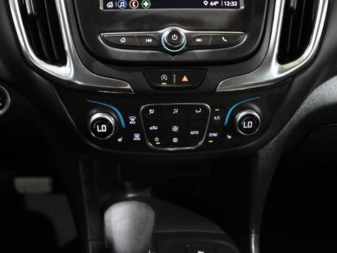 Used 2023 Chevrolet Equinox LT FWD image 23