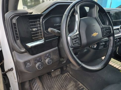 Used 2024 Chevrolet Silverado 2500 LT w/ Convenience Package AWD/4WD image 12