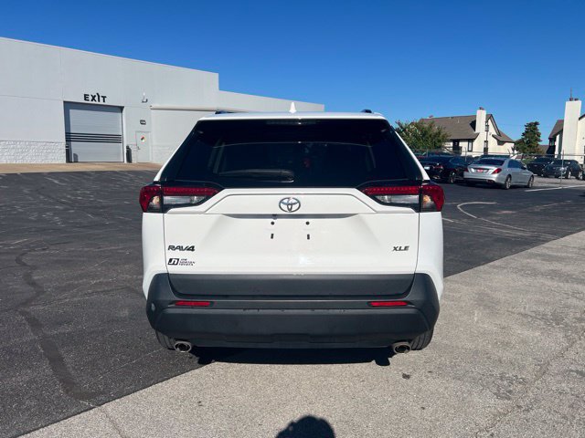 Used 2023 Toyota RAV4 XLE w/ Convenience Package FWD image 4