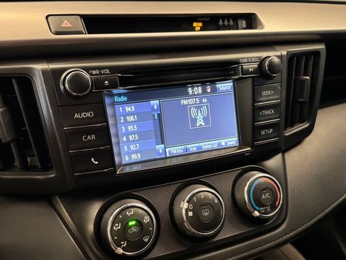 Used 2018 Toyota RAV4 LE w/ Carpet Mat Package FWD image 13