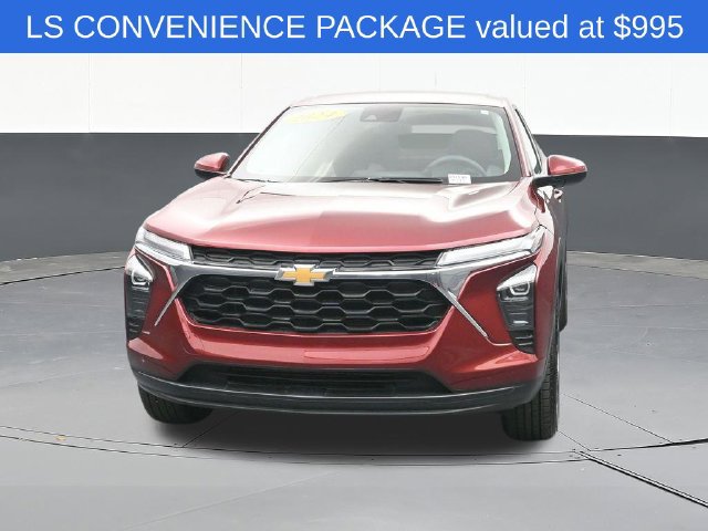 Used 2024 Chevrolet Trax LS w/ LS Convenience Package FWD image 2