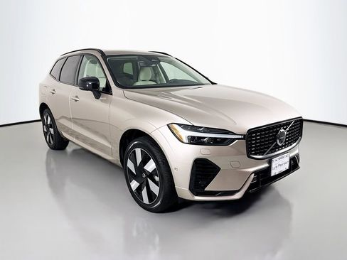 Used 2025 Volvo XC60 T8 Plus w/ Protection Package Premier AWD/4WD image 7