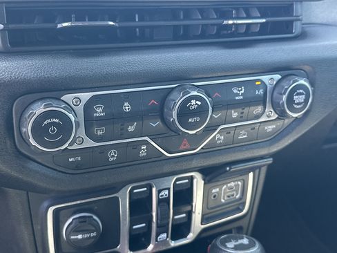 Used 2024 Jeep Wrangler Sport S AWD/4WD image 33
