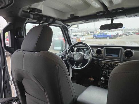 Used 2022 Jeep Gladiator Sport image 10