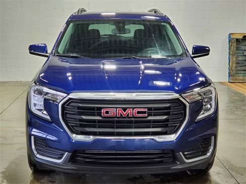 Certified 2023 GMC Terrain SLE w/ Driver Convenience Package image 7