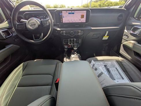New 2025 Jeep Gladiator Mojave w/ Convenience Group image 13