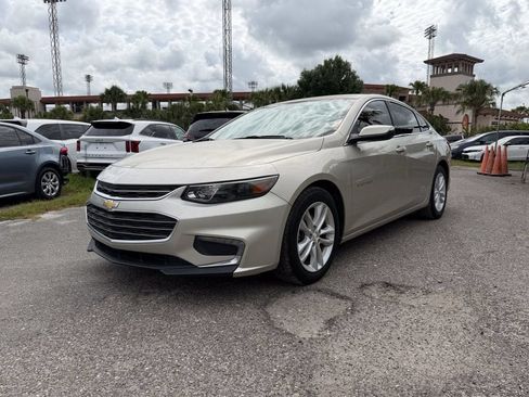 Used 2016 Chevrolet Malibu LT w/ Leather Package FWD image 8