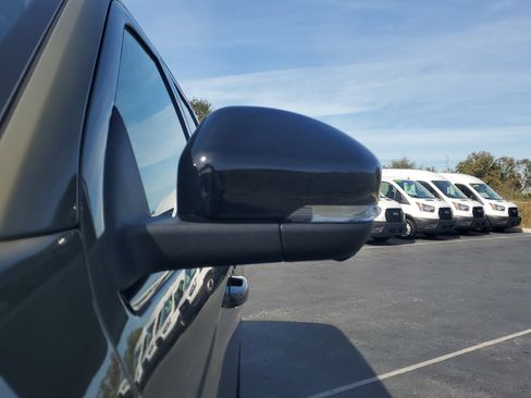 Certified 2025 Ford Expedition Tremor image 4