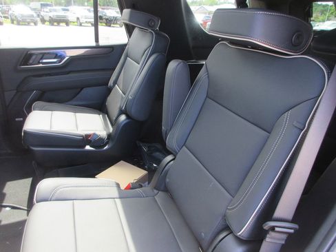New 2026 GMC Yukon Elevation w/ Elevation Premium Package AWD/4WD image 12