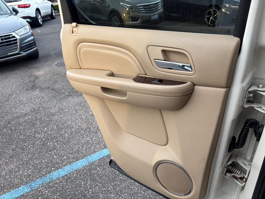 Used 2010 Cadillac Escalade 4WD Hybrid image 27