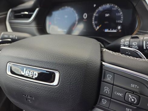 New 2025 Jeep Grand Cherokee L Limited w/ Luxury Tech Group II image 24