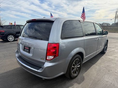 Used 2019 Dodge Grand Caravan GT image 4