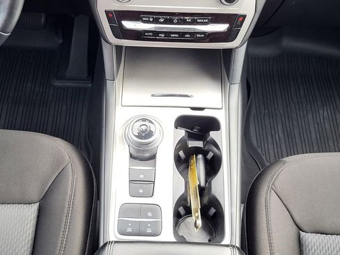 Certified 2022 Ford Explorer XLT image 23