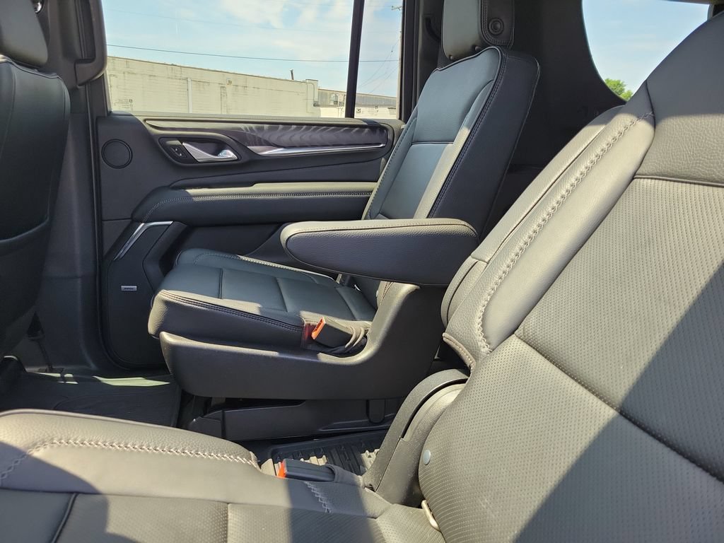 Used 2022 GMC Yukon XL Denali w/ Max Trailering Package AWD/4WD image 10