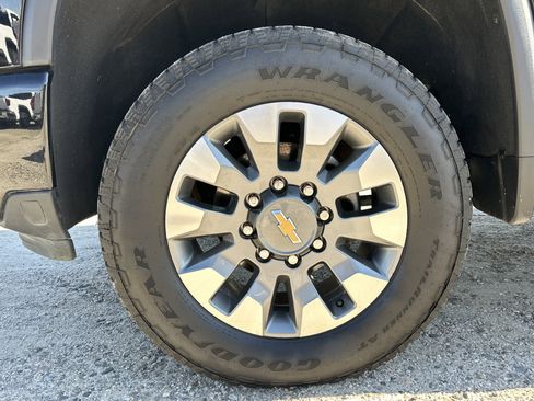 Certified 2024 Chevrolet Silverado 2500 Custom w/ Custom Convenience Package AWD/4WD image 12