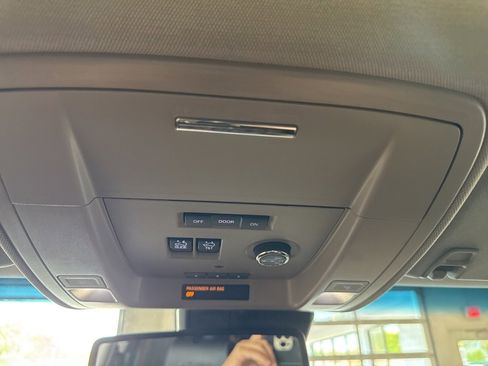 Used 2016 GMC Yukon Denali w/ Open Road Package image 38