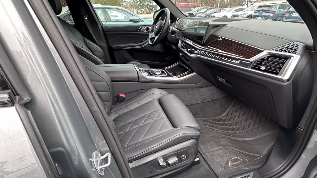 Used 2026 BMW X5 xDrive40i w/ M Sport Package AWD/4WD image 6