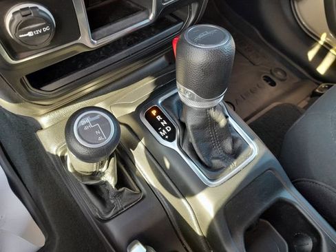 Used 2022 Jeep Gladiator Sport AWD/4WD image 24