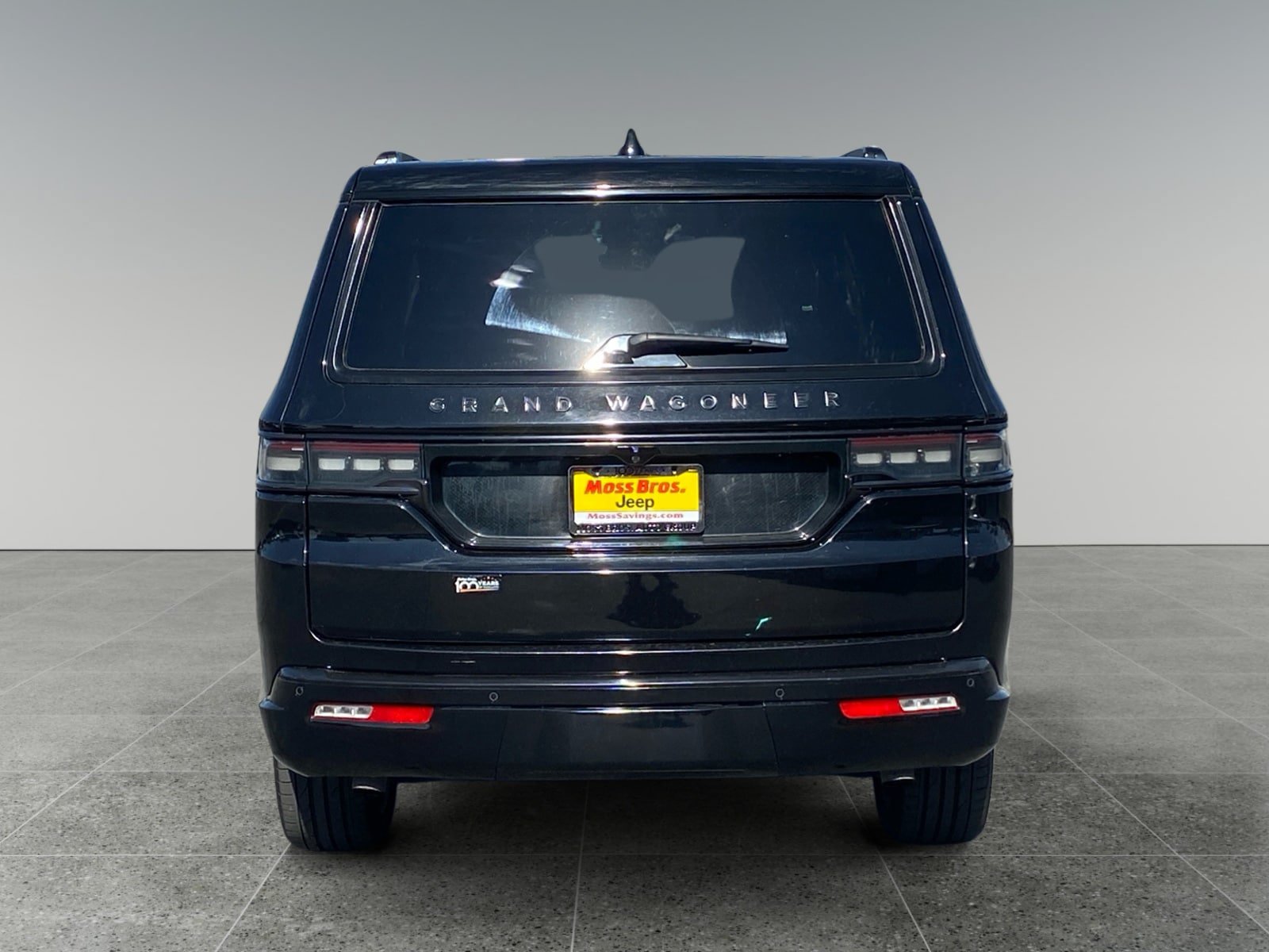 Used 2024 Jeep Grand Wagoneer L Series II w/ Quick Order Packagew 28T AWD/4WD image 4