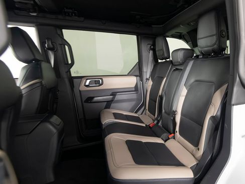 Used 2024 Ford Bronco Wildtrak AWD/4WD image 39