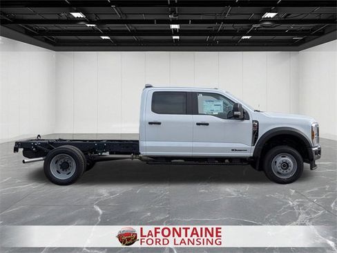 New 2025 Ford F550 4x4 Crew Cab image 6