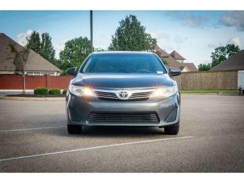 Used 2013 Toyota Camry FWD image 2