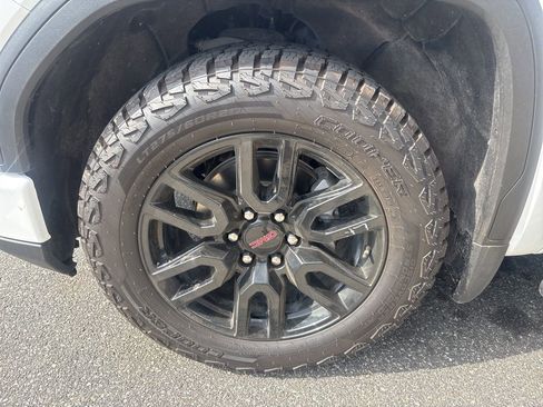 Used 2023 GMC Sierra 1500 Elevation image 11