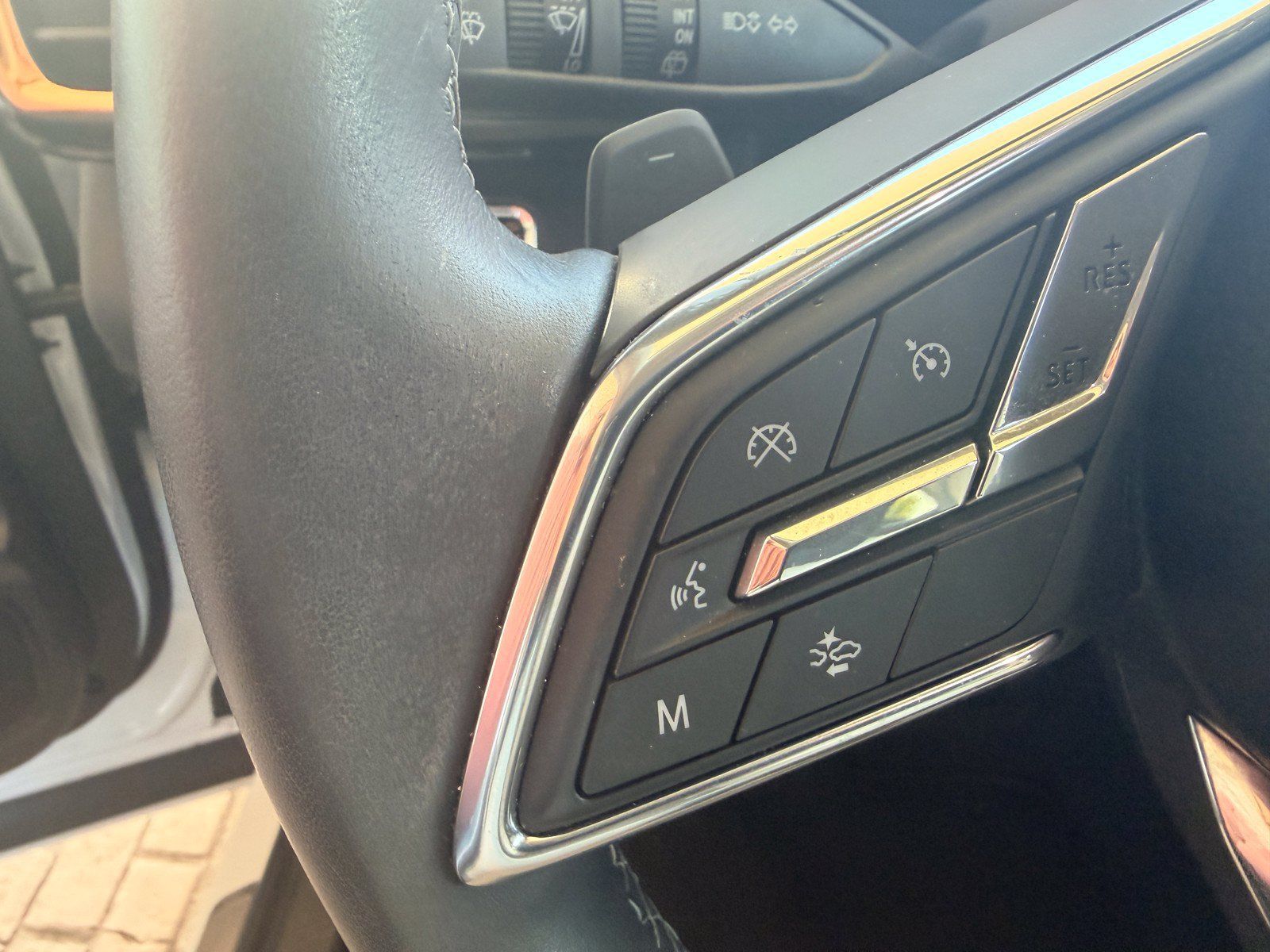 Used 2025 Buick Envision Avenir AWD/4WD image 16