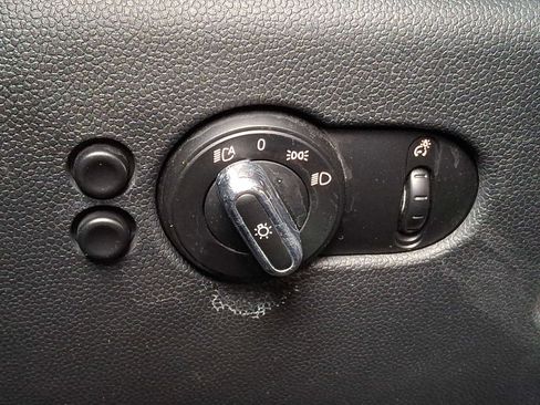 Used 2018 MINI Cooper Convertible image 23