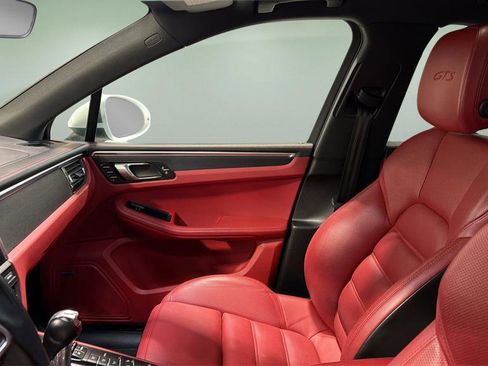 Used 2021 Porsche Macan GTS image 12