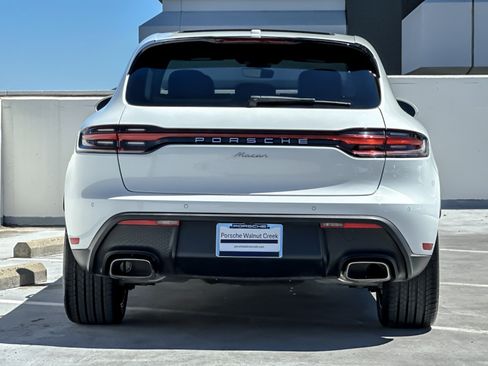 Certified 2024 Porsche Macan AWD/4WD image 7
