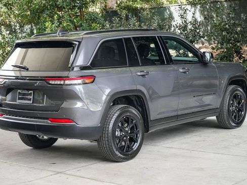 New 2026 Jeep Grand Cherokee Altitude image 6