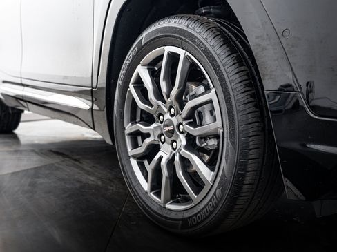 Used 2024 GMC Terrain Denali w/ Black Diamond Edition AWD/4WD image 23