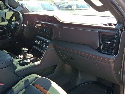 Used 2026 GMC Sierra 1500 AT4 w/ AT4 Premium Package AWD/4WD image 10