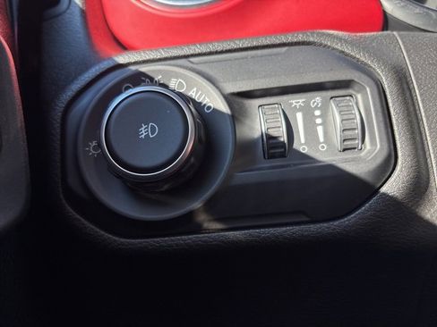 Used 2020 Jeep Wrangler Unlimited Rubicon image 25