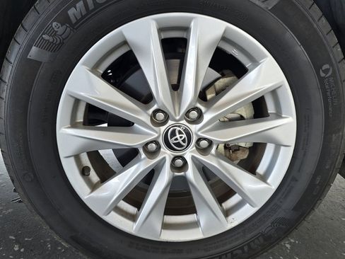 Used 2023 Toyota Corolla Cross LE image 42