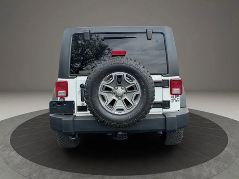 Used 2015 Jeep Wrangler Unlimited Rubicon w/ Connectivity Group AWD/4WD image 8