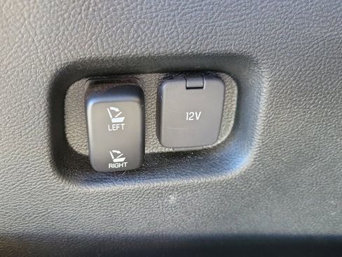 Used 2020 Ford Edge Titanium image 10