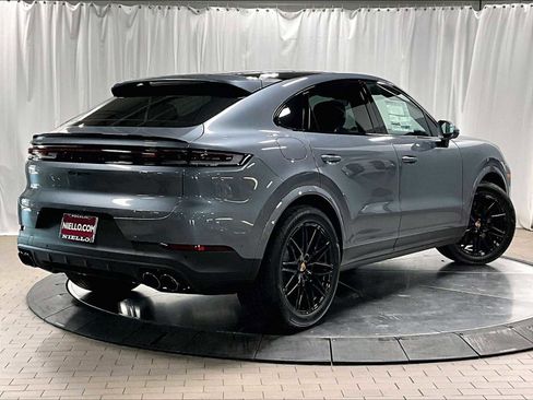 New 2026 Porsche Cayenne Coupe AWD/4WD image 7