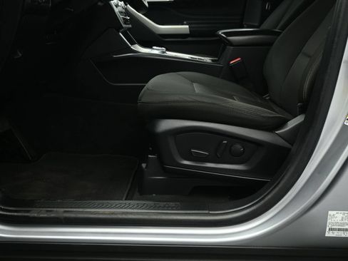 Certified 2022 Ford Explorer XLT RWD image 11