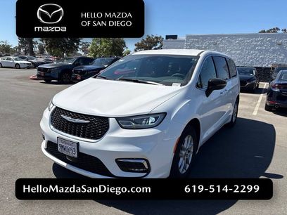 Used 2024 Chrysler Pacifica Touring