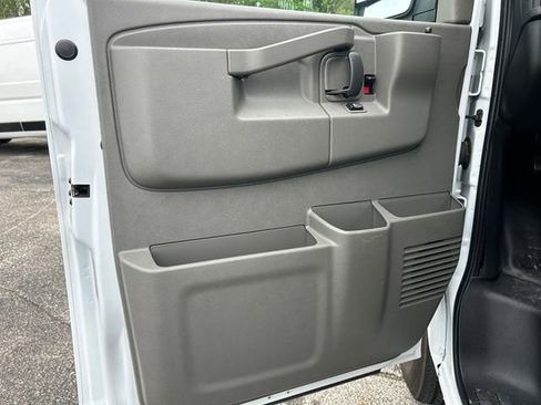 Used 2024 Chevrolet Express 2500 w/ Driver Convenience Package RWD image 13