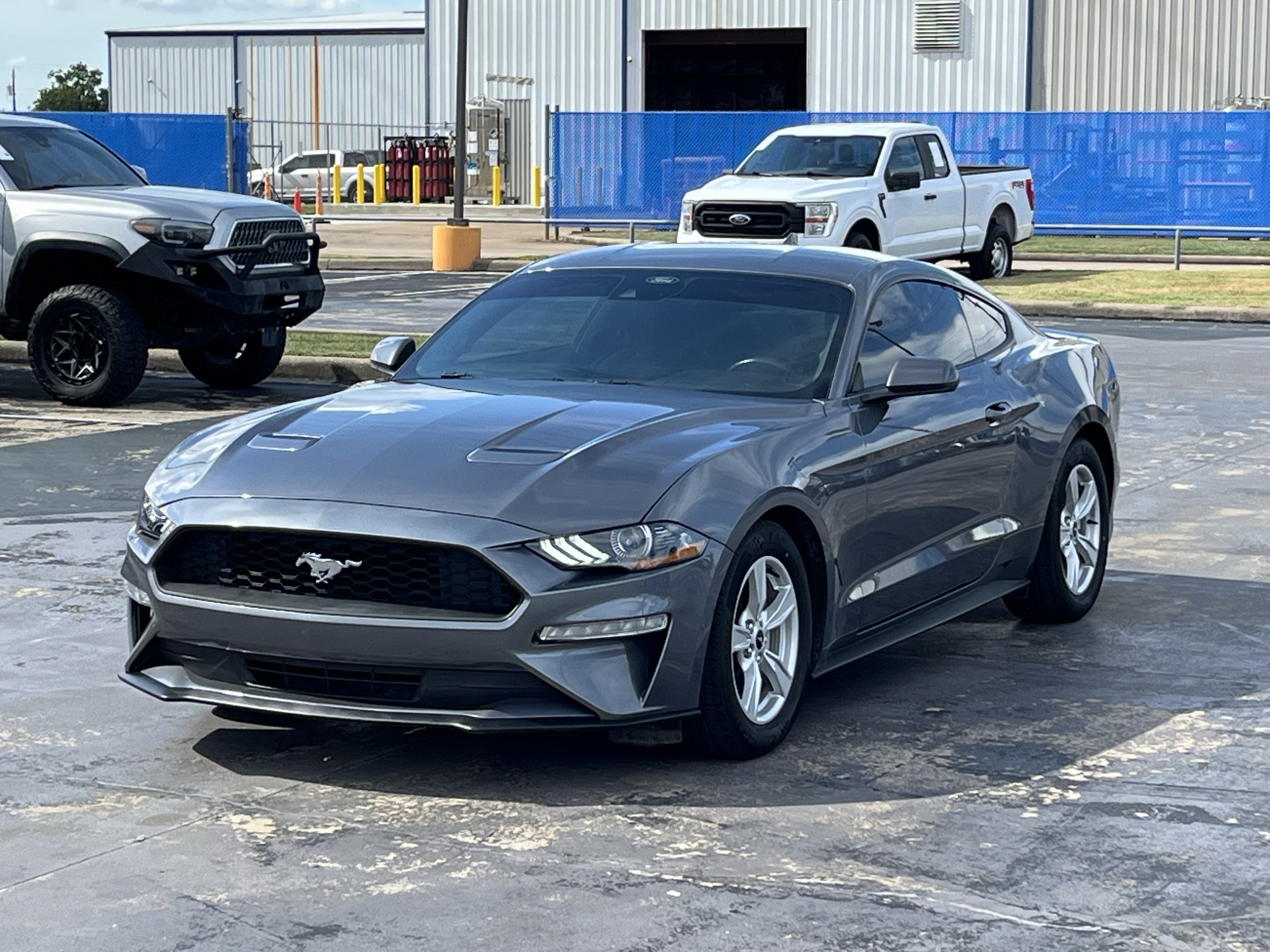 Used 2021 Ford Mustang Coupe RWD image 3