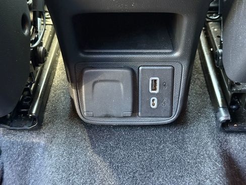 Used 2023 Chevrolet TrailBlazer RS w/ Convenience Package AWD/4WD image 19